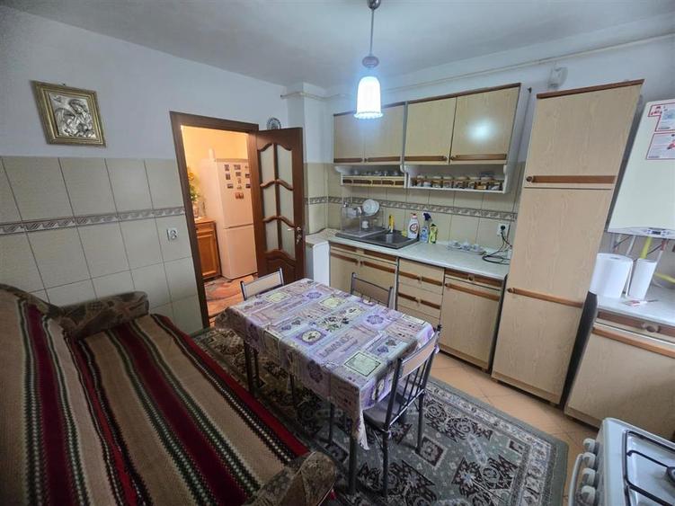 Apartament cu 2 camere decomandat în 9 Mai