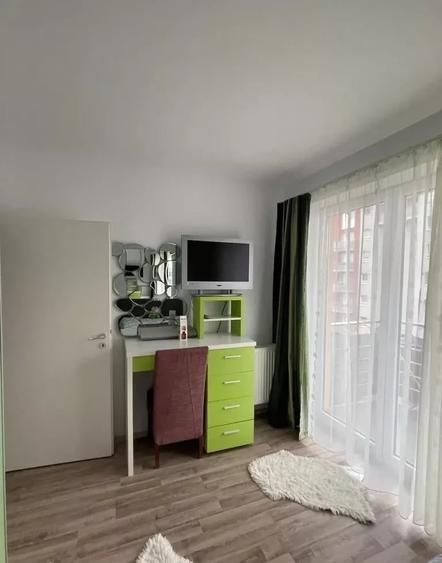 Apartament cu 3 camere decomandat, mobilat în Bartolomeu