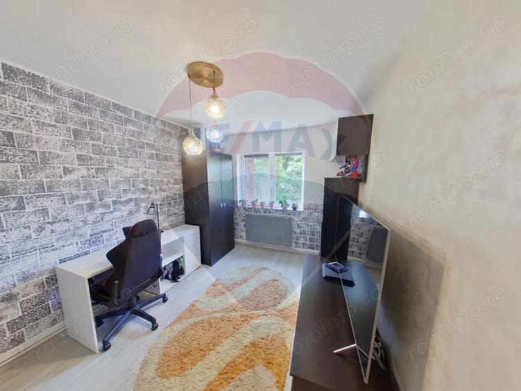 Apartament cu 3 camere decomandat în Central