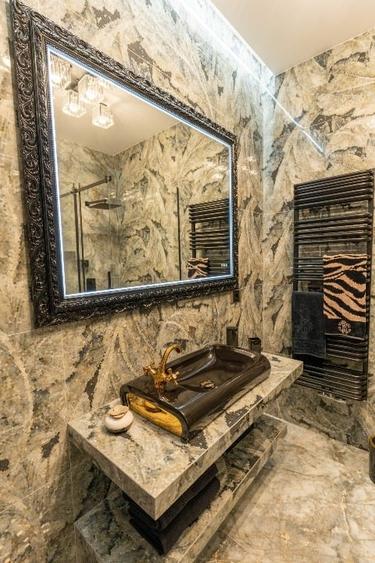 Apartament cu 4 camere decomandat, mobilat în Central