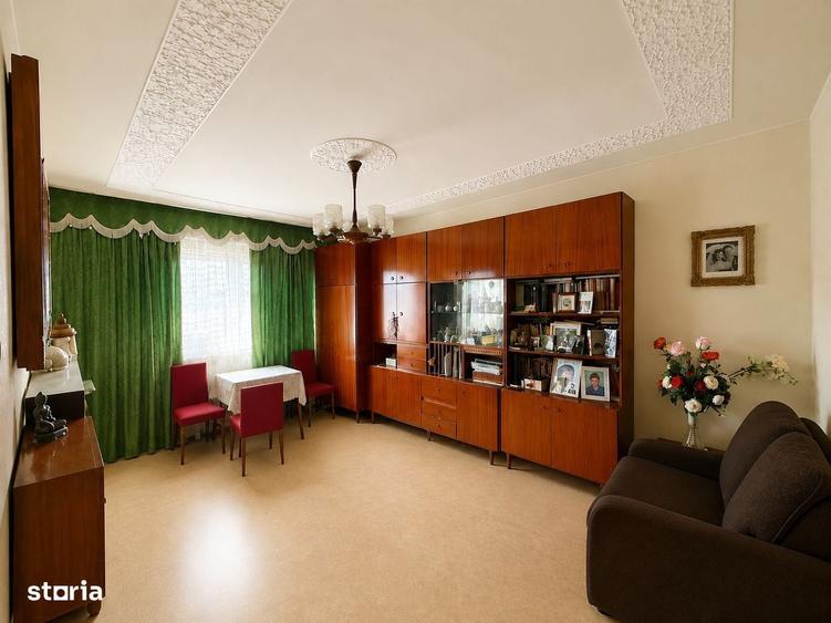 Apartament cu 3 camere decomandat în Nufărul