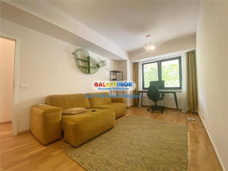 Apartament cu 5 camere semidecomandat în Herăstrău