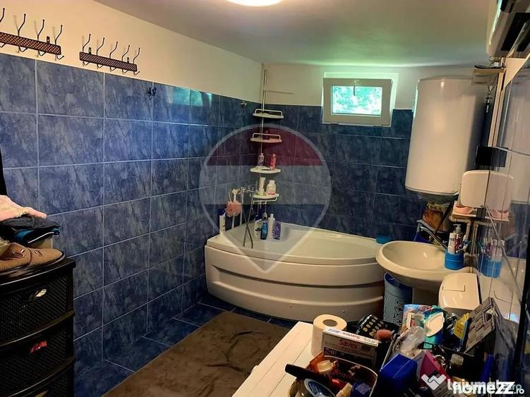 Casă cu 3 camere cu Teren 1043 Mp în Dochia