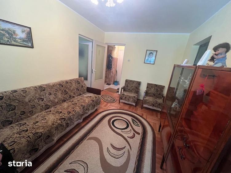Apartament cu 3 camere în Micro 38