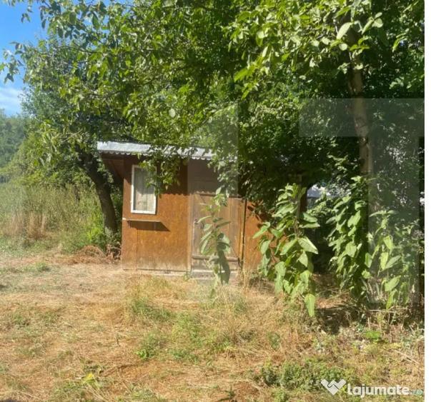 Casă cu 2 camere cu Teren 4401 Mp în Văculești