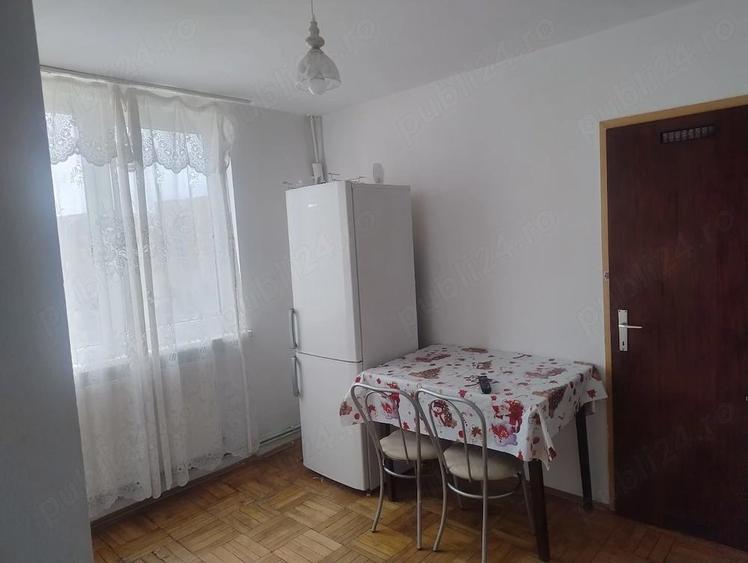 Inchiriez Vand garsoniera in Deva, Dacia-etaj 2. - 2