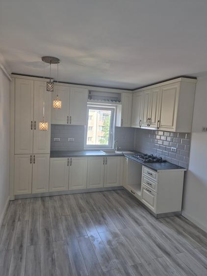 GARA ARCU 2 CAMERE DECOMANDAT 54 MP RENOVAT COMPLET BLOC 1980 COD 160688 - 2