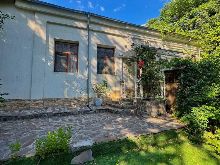 Spre Vânzare Proprietate remarcabilă cu 6 camere în inima Iașului ! - 7