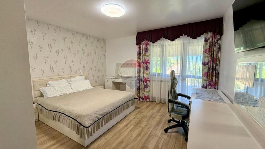 Casă individuală cu 4 camere cu Teren 1000 Mp în Periferie
