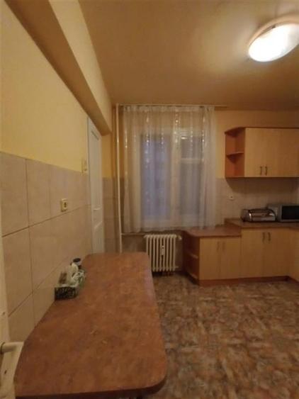 RECO Apartament cu trei camere de inchiriat - 2