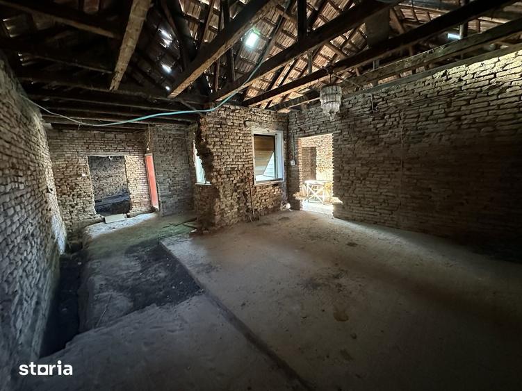 Casa 4 camere, la Ro?u Interior - 3