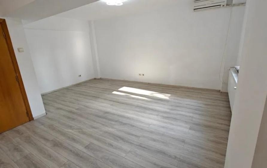 Universitate,et.1/7,DECOMANDATA,Amenajata,Libera - 4