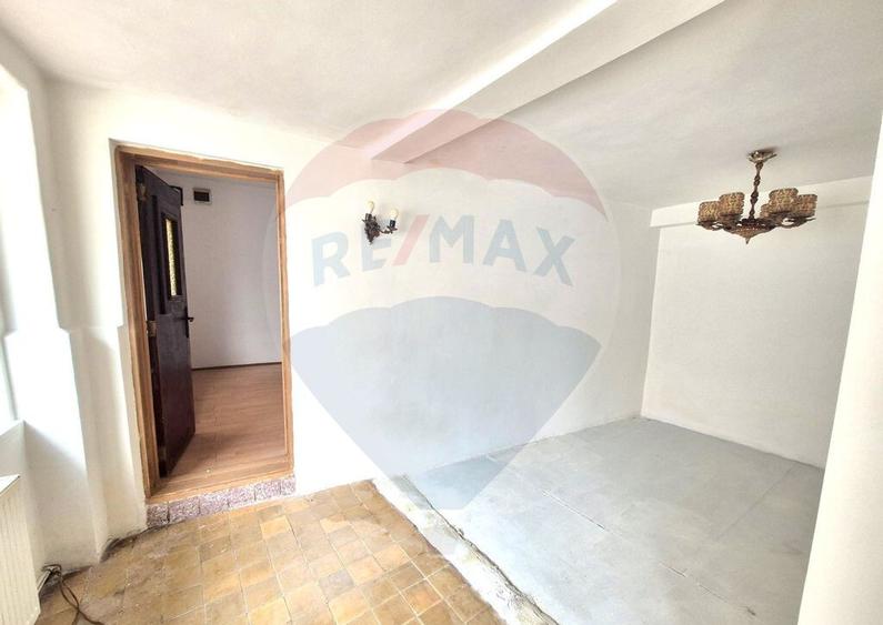 Casa de vanzare pretabila locuinta sau afacere | 13 Septe... - 9