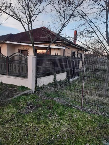 Vand Casa de locuit cu teren comuna Ograda - 1