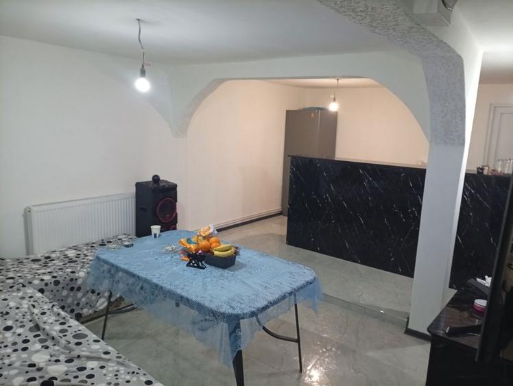 Vand 1/3 din casa +curte - 7