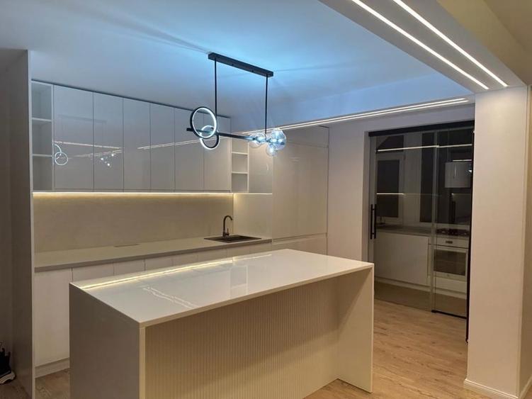 Vand apartament Zamca (casa de pensii ) - 2