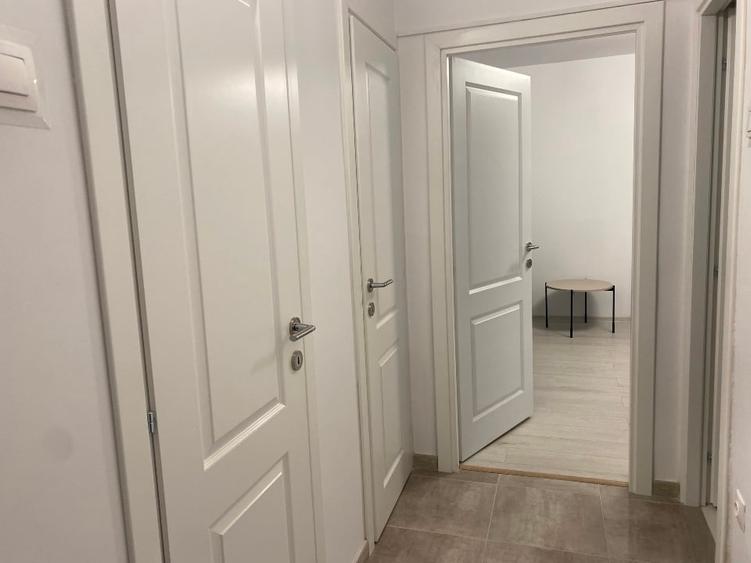 Proprietar, vând apartament cu două camere nedecomandate , mobilat si utilat lux - 8