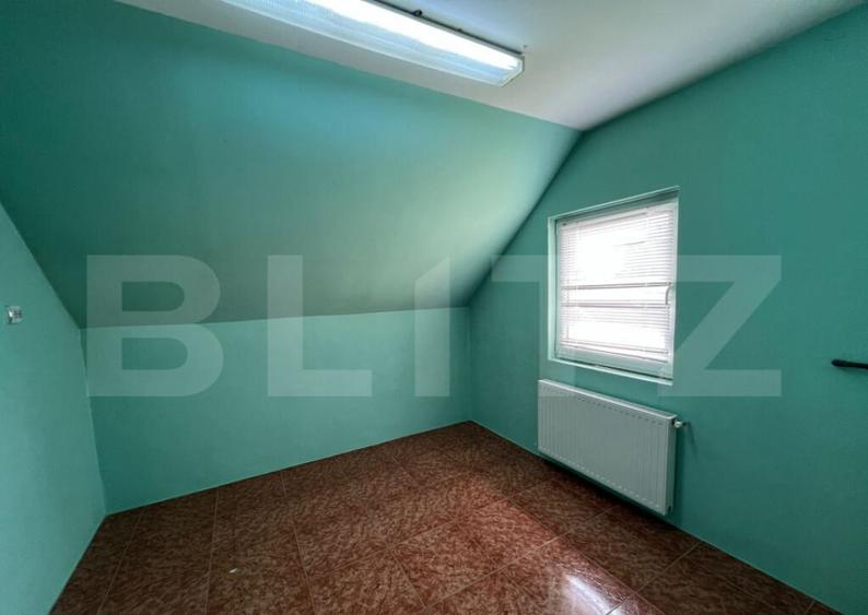 Casa de vanzare, cu 2 camere, zona cu vad comercial. - 13