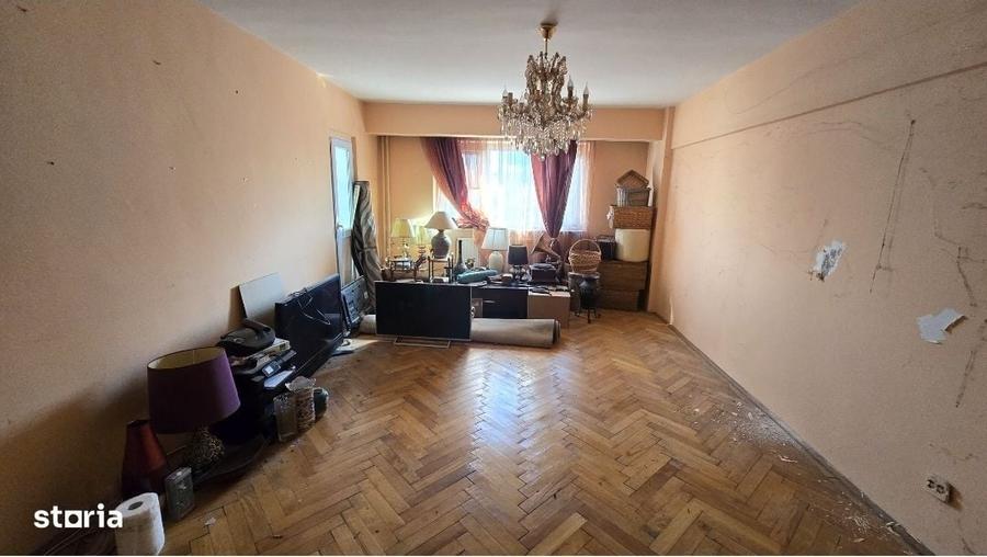 Apartament cu 3 camere decomandat în Ultracentral