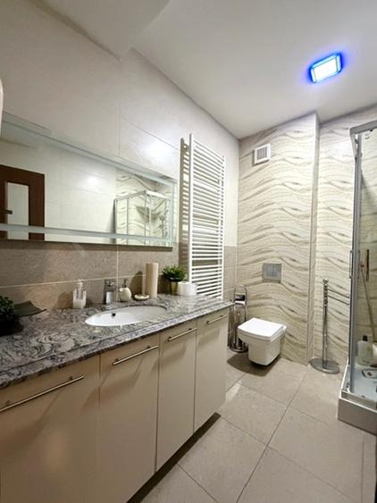 Apartament cu 3 camere în Tractorul