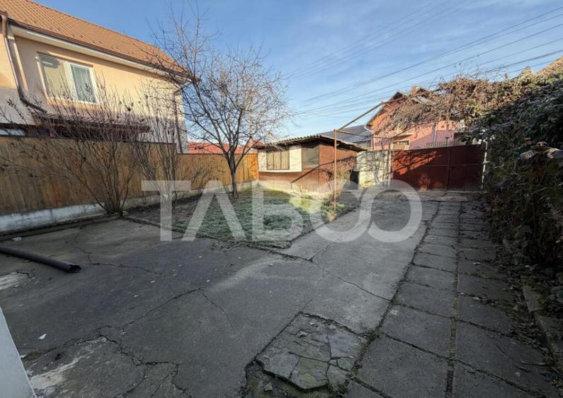 Casa de vanzare 4 camere 160 mpu teren liber 146 m zona Cet - 2