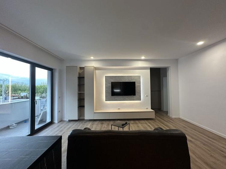 Inchiriez apartament cu 2 camere nou, zona Ford Craiova - 3