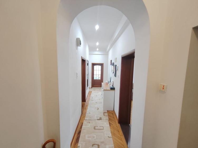 Parcul Carol,imobil versatil rezidential /birouri,parcare si curte - 14