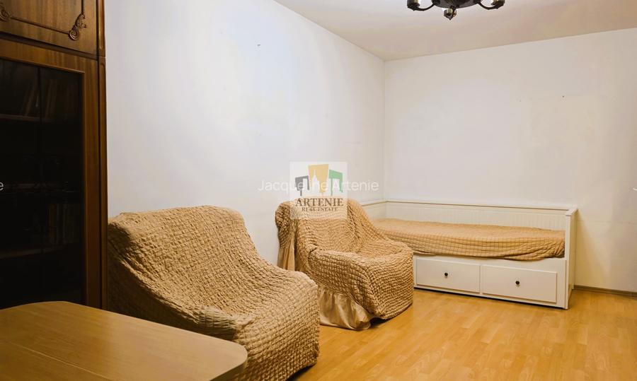 Garsoniera Decomandata Ozana - ! Decembrie 34 mp Centrala Termica