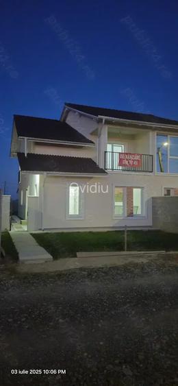 Proprietar,vand 5camere(jumate duplex) Mosnita Noua, zona Kaufland. Proprietar,vand 5camere(jumate duplex) Mosnita Noua, zona Kaufland.