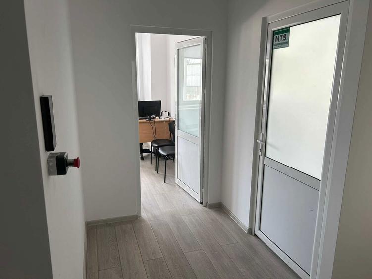 Spatiu de Birou 15m2 si 15.10m2 - zona Baza 3 - Calea Chisinaului 132 - 4