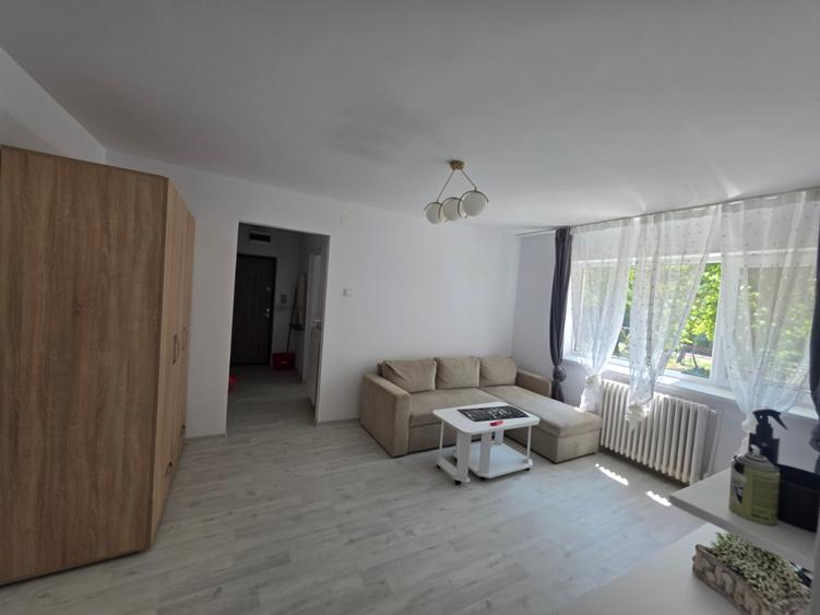 Vand apartament 2 camere - 1