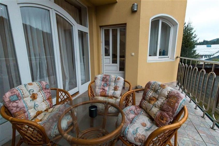 Resedinta distincta,panorama urbana, amplasare de top,Zarnesti,Brasov - 1