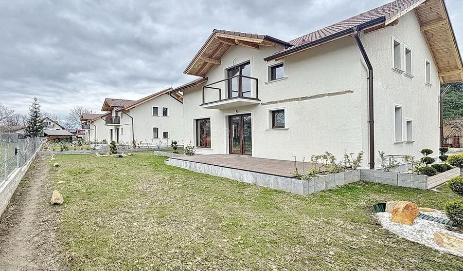 Complex cu acces limitat, retras de traficul urban - 1