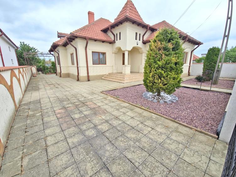 Casă elegantă complet renovată, 4 camere, 2 corpuri – Kogălniceanu - 1