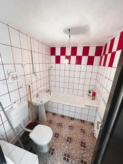 APARTAMENT 3 CAMERE RENOVAT, FINISAT, LIBER PENTRU MUTAT - 2
