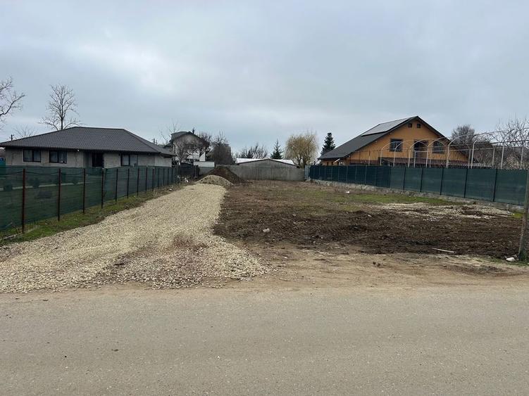 Teren in crevedia dealu mare 450 sau 600 mp - 2