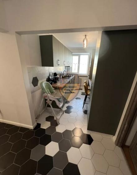 3 camere decomandat, Bd. Tomis, Zona Macu Rosu, Tomis III, etaj 10/10 lift, A/C - 3