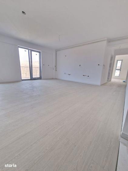 Apartament 3 camere cu 2 balcoane, la 4 km de Podu Ro?-93 000 euro - 7