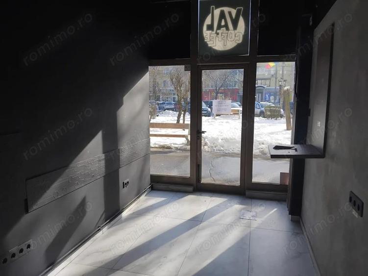 Saptiu de inchiriat 12 mp Bd Regel Mihai 1 - 2