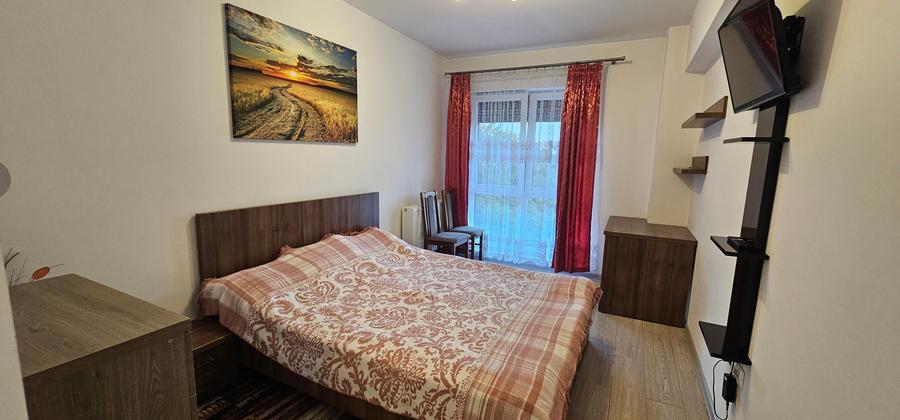 Apartament de vanzare cu 3 camere zona Tractorul bloc nou - 12