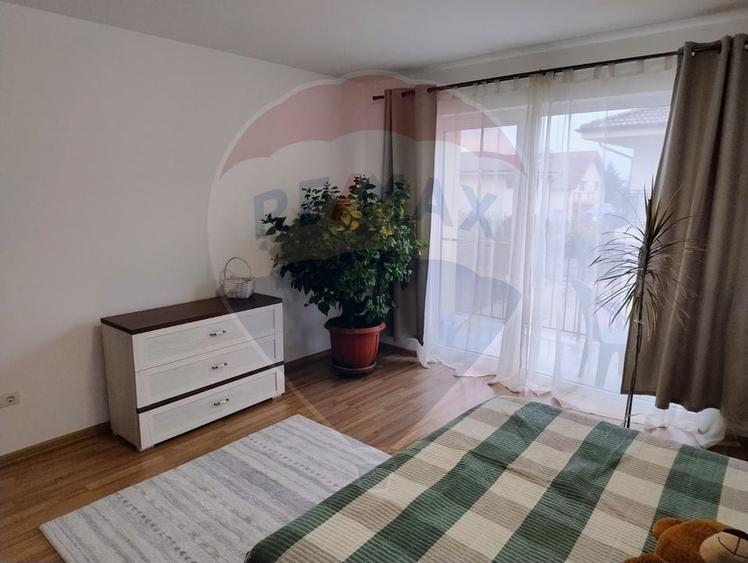 Duplex modern de inchiriat  cu 5 camere in Floresti - 19