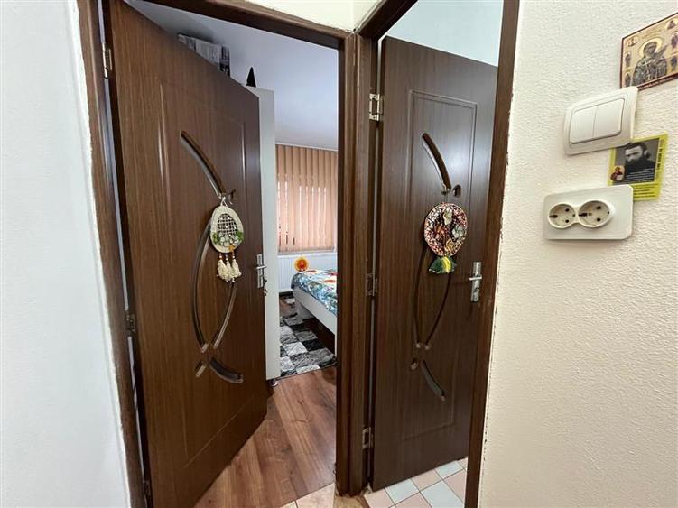 Lugoj, Ap. Superb, 2 Cam. 83 MP. Parter - 24