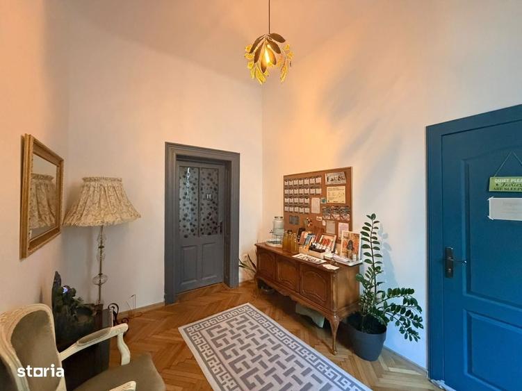 Apartament cu 4 camere semidecomandat în Armeneasca