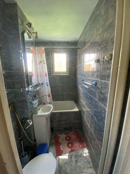 Inchiriez apartament cu 2 camere Aleea Savinesti 300 euro/luna - 1