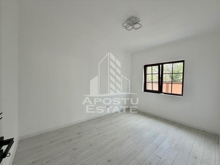 Casă individuală cu 5 camere cu Canalizare în Giroc