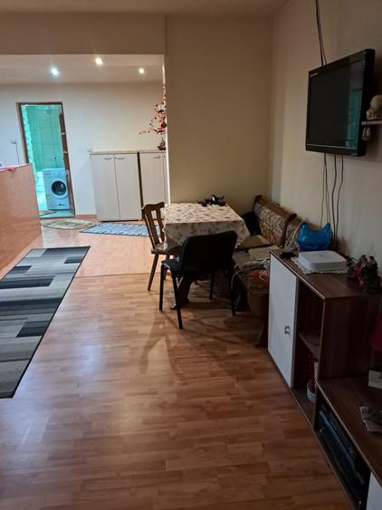 Casă individuală cu 7 camere cu Canalizare în Variaș