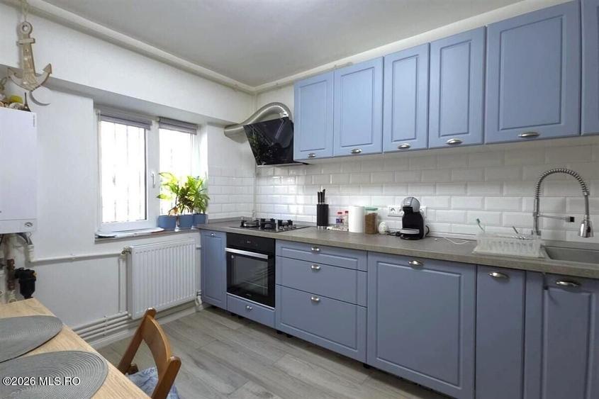 Apartament cu 2 camere decomandat, mobilat în Poarta 6