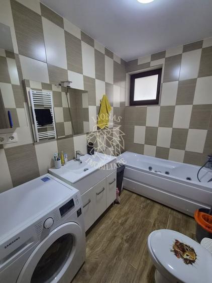 Casă individuală cu 3 camere cu Canalizare în Est