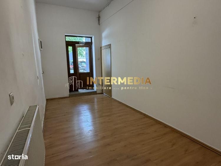 Spațiu comercial, de 18 mp, în Ultracentral