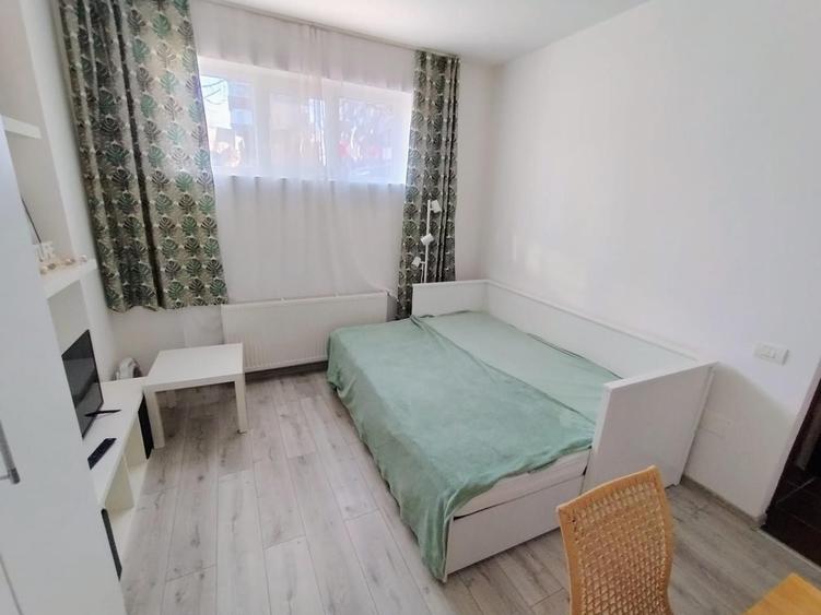 Garsonieră decomandată în Central